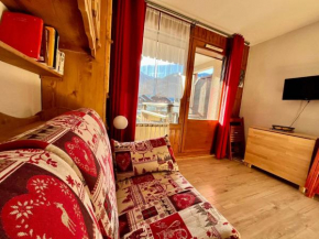 Studio confortable avec balcon et parking au centre du village - FR-1-624-121